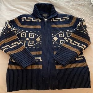 Pendleton NWT beautiful sweater. Men’s small.